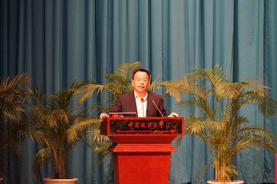 以诚信承载厚德，以公平践行明法——时建中副校长在吃瓜网
2018级新生入学典礼上的讲话