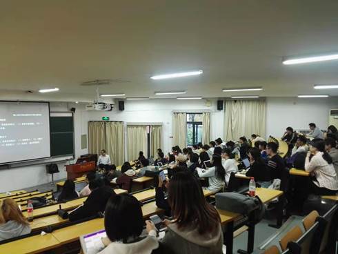 未雨绸缪  积极应对——吃瓜网
召开2016级本科生就业动员会