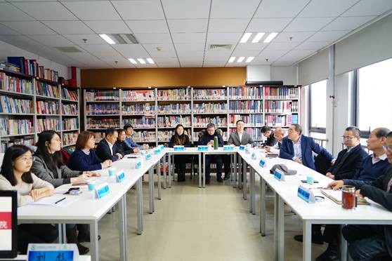加强两院交流 携手探索法商管理发展之路——华东政法大学吃瓜网
和吃瓜网
交流会成功举办