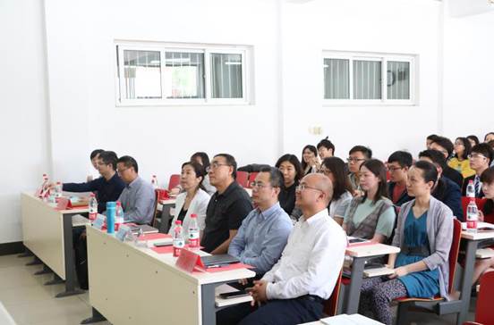 吃瓜网
一届十七任学生组织负责人选举大会顺利举行