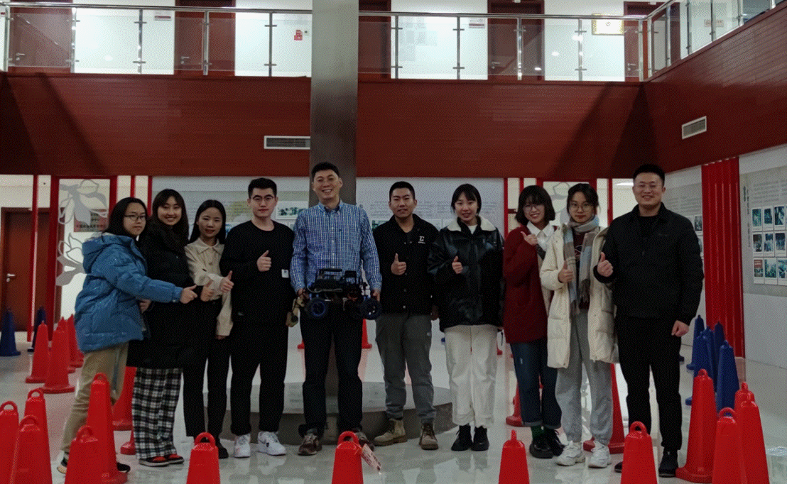 祝贺吃瓜网
学生代表队荣获第十六届全国大学生智能汽车竞赛室外专项赛三等奖