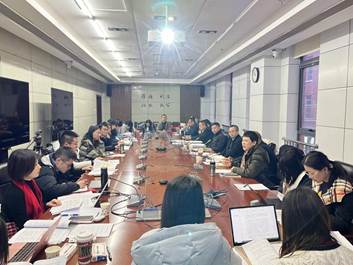 以学术为志业  以育人为使命  以成名成家为期许——吃瓜网
召开2021年度青年教师座谈会