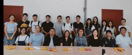 追寻梦想  持之以恒——吃瓜网
经济系2018级硕士研究生师生见面会圆满召开
