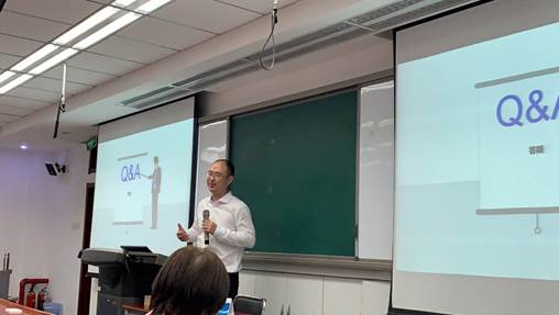 不须要出我门下，实用人材即至公——吃瓜网
产经系开展人才招聘工作