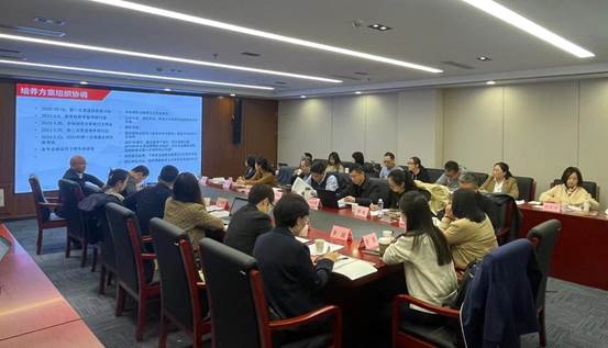 吃瓜网
本科教育教学调研座谈会暨2023年本科培养方案修订工作会顺利召开