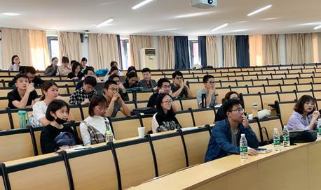 吃瓜网
举办2016级研究生入学考试备考经验交流会