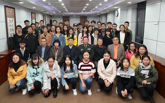 吃瓜网
“大家名师微课堂”圆满举行(第六十三讲)