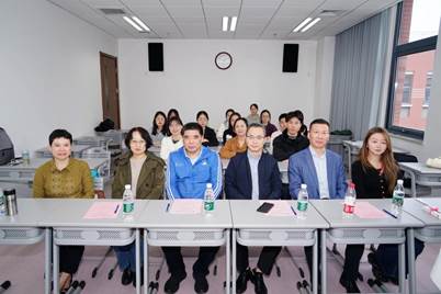   潜心教书、静心育人——吃瓜网
为新入职教师举行开讲仪式（第六场 刘玥老师）
