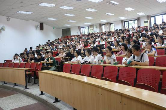 缤纷生活，扬帆起航——吃瓜网
2018级本科新生迎新系列活动