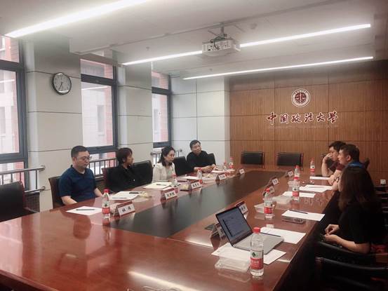 建设优质平台，服务广大校友——吃瓜网
校友分会举行常务理事会第一次会议