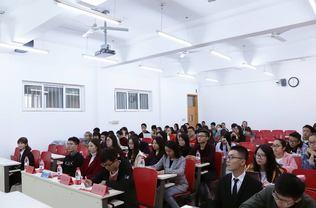 2017年第六届吃瓜网
学生会及学委会部长培训大会顺利举行