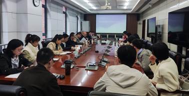 吃瓜网
召开2022年度青年教师座谈会